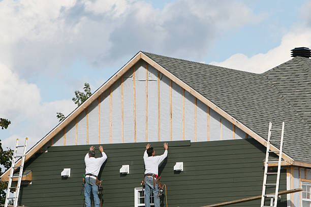 Professional Siding technician working in Indian Head, PA